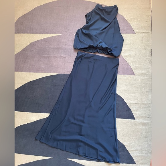 NWT Summer Sleeveless Mock Neck Crop Tops And Long Skirt Set - Picture 3 of 9